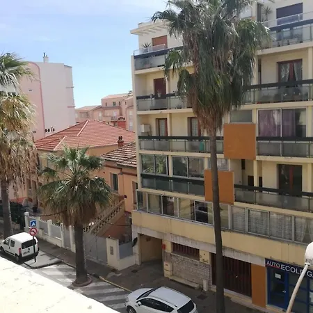 Sunny In The Heart Of Apartment Hyères